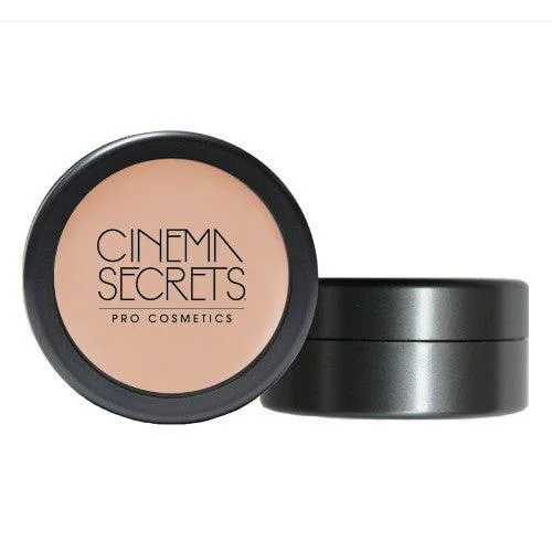 Liquid foundation for uneven skin-Cinema Secrets Ultimate Foundation 500 series