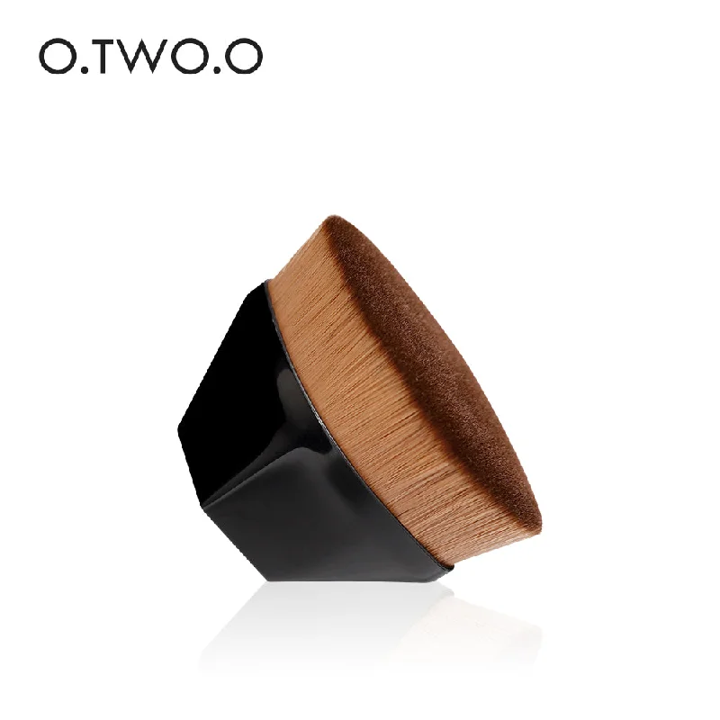 Liquid foundation with SPF protection-O.TWO.O FOUNDATION BRUSH