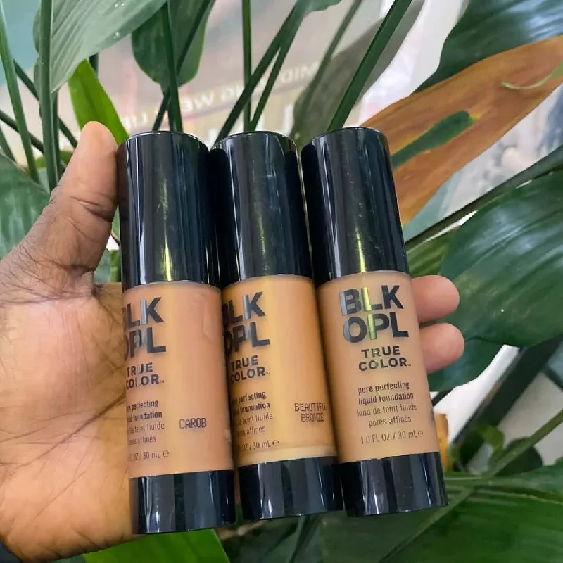 Liquid foundation with heavy texture-Black Opal True Colour Foundation