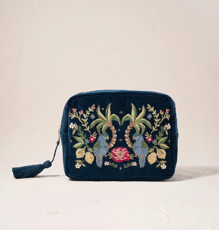 Cosmetic bag trendy leather-Tropical Parrot Velvet Wash Bag