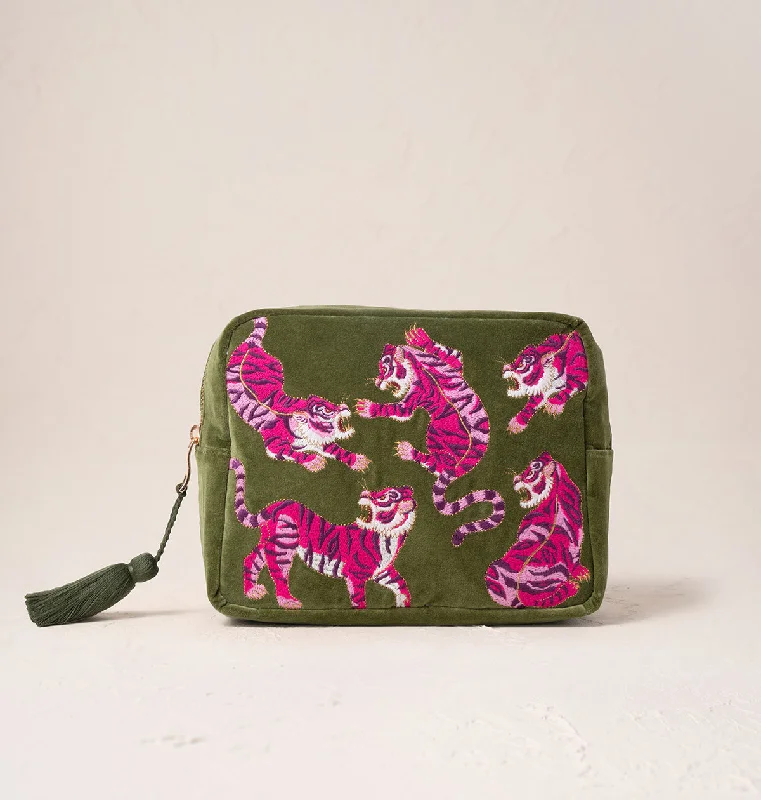 Cosmetic bag for beauty leather-Wild Tiger Wash Bag